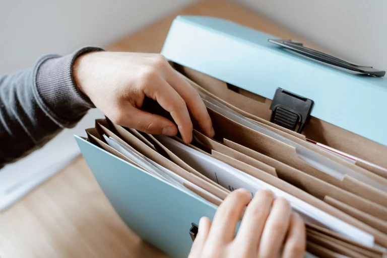 how to create distribution list in outlook